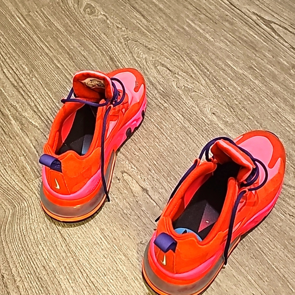 Size 8 women Nike react